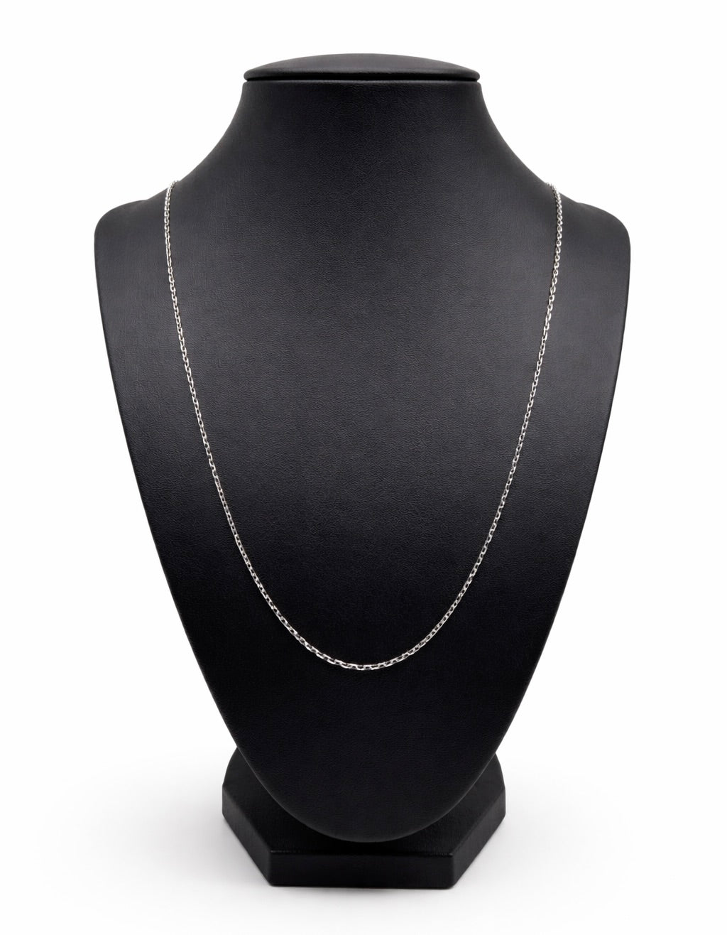 The Link Chain embodies MRVP & Co’s classic design ethos, meticulously crafted from 925 solid sterling silver and finished with a fine layer of 950 platinum to enhance strength, durability, and resistance to tarnish. Available in 70 cm and 80 cm lengths, it is a versatile piece designed to transition effortlessly from the beach to the gym and the boardroom.  